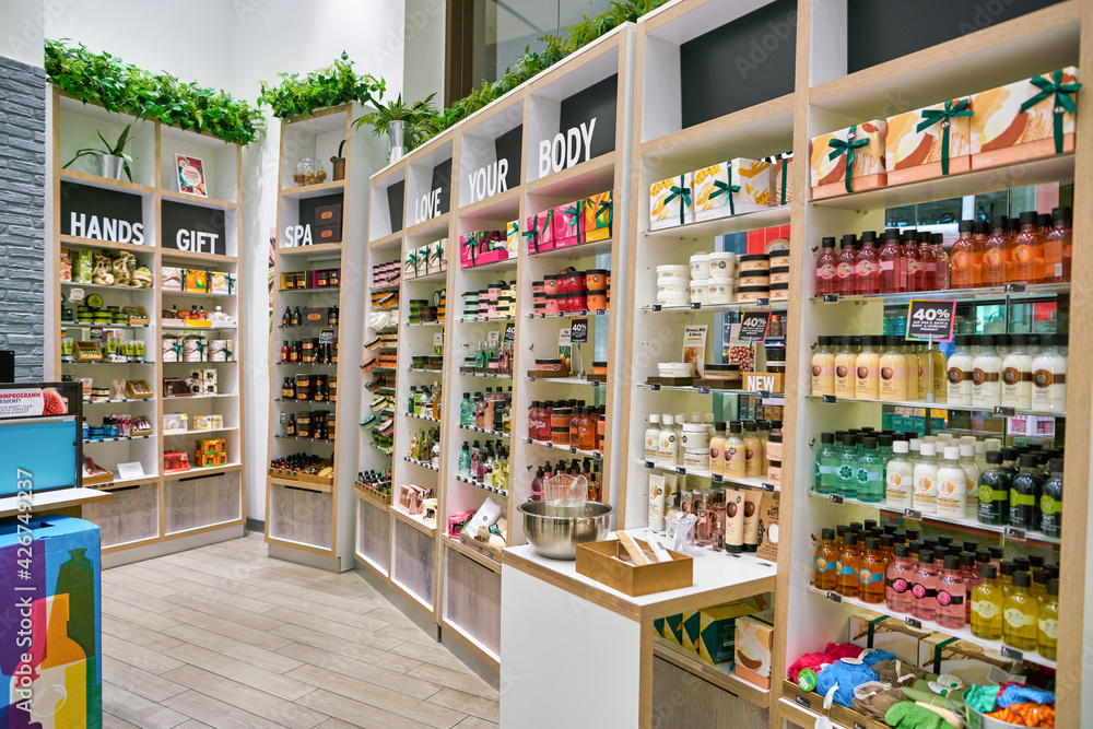 Foto Stock BERLIN, GERMANY - CIRCA SEPTEMBER, 2019: personal care products  on display at The Body Shop in Mall of Berlin. The Body Shop is a  cosmetics, skin care and perfume company.