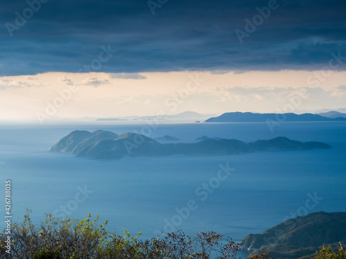 山口県上関町上盛山展望台から見る牛島