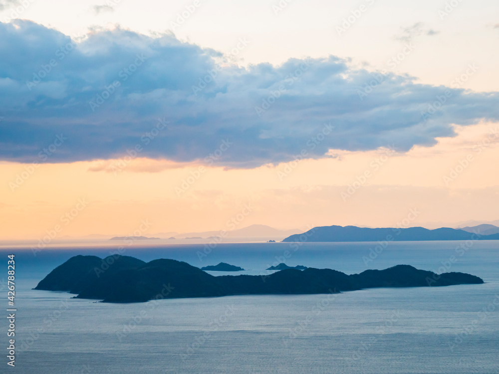 山口県上関町上盛山展望台から見る牛島