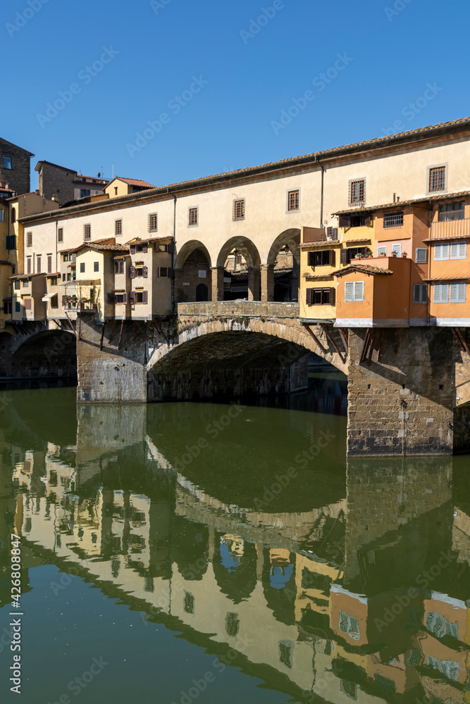 Fototapeta premium Firenze, Ponte Vecchio e il fiume Arno