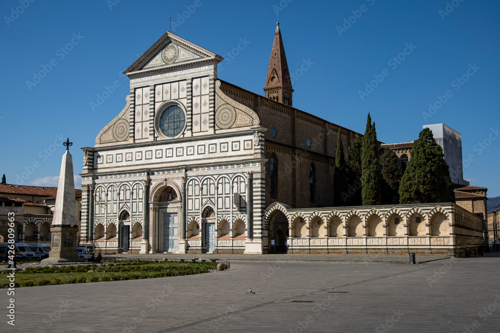 Firenze, la Basilica di Santa Maria Novella e l'omonima piazza