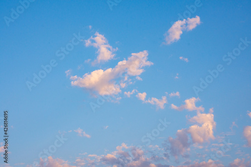 Blue sky, fluffy cloud