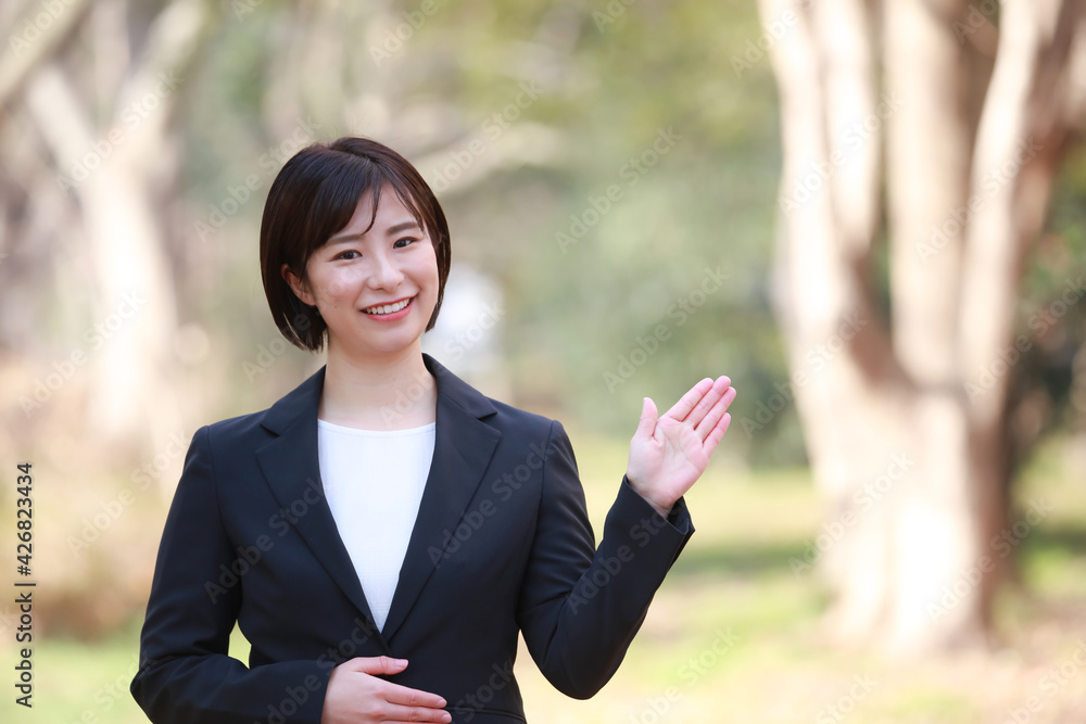 女性社員イメージ