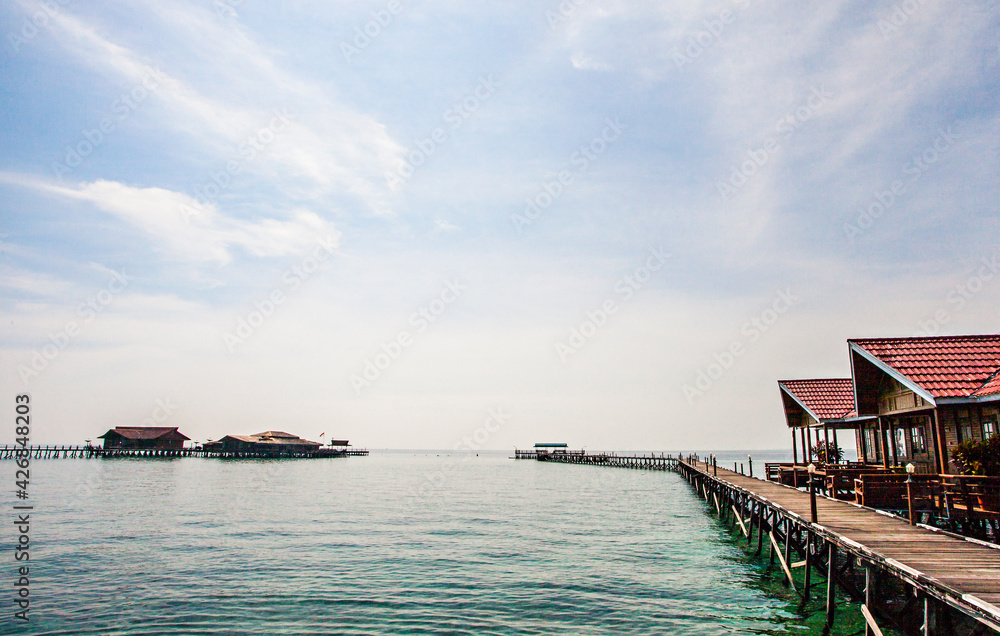 Obraz premium Beautiful view of Derawan Island Beach in the morning in Berau Regency, East Kalimantan, Indonesia.