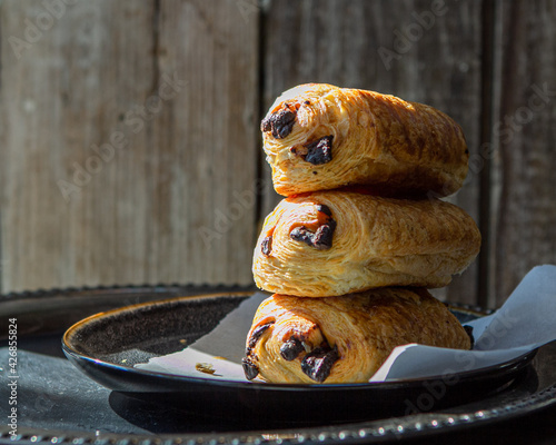 Pan au chocolat (chocolate croissant) 
