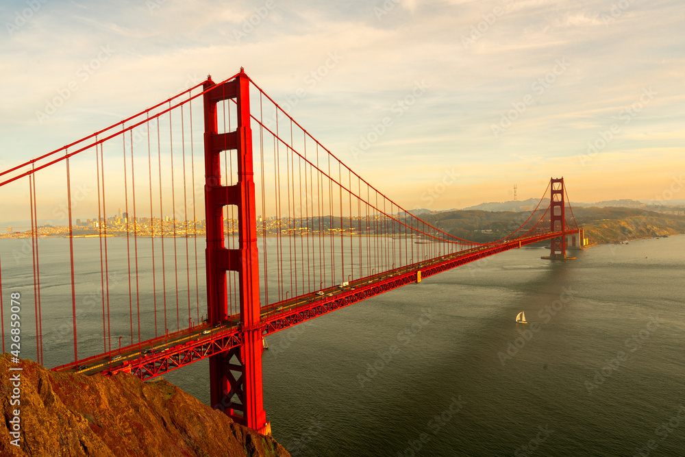Fototapeta premium Golden Gate Bridge Skyline