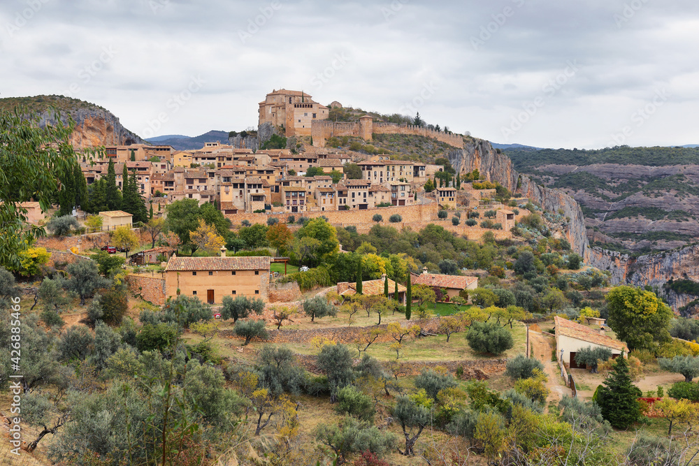 Fototapeta premium Alquezar, a beautiful medieval village in Huesca, Spain