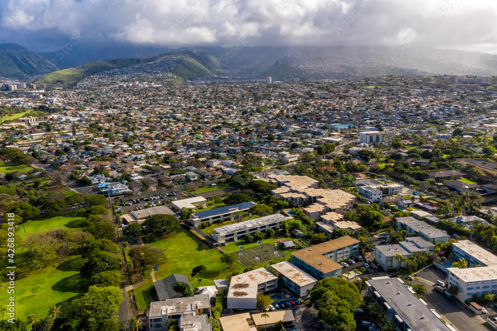 Honolulu suburbs with buildings