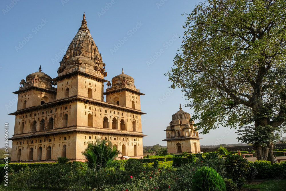 Chhatris, funerary monuments dedicated to royalty from the 16th and 17th century in Orchha, Madhya Pradesh, India.
