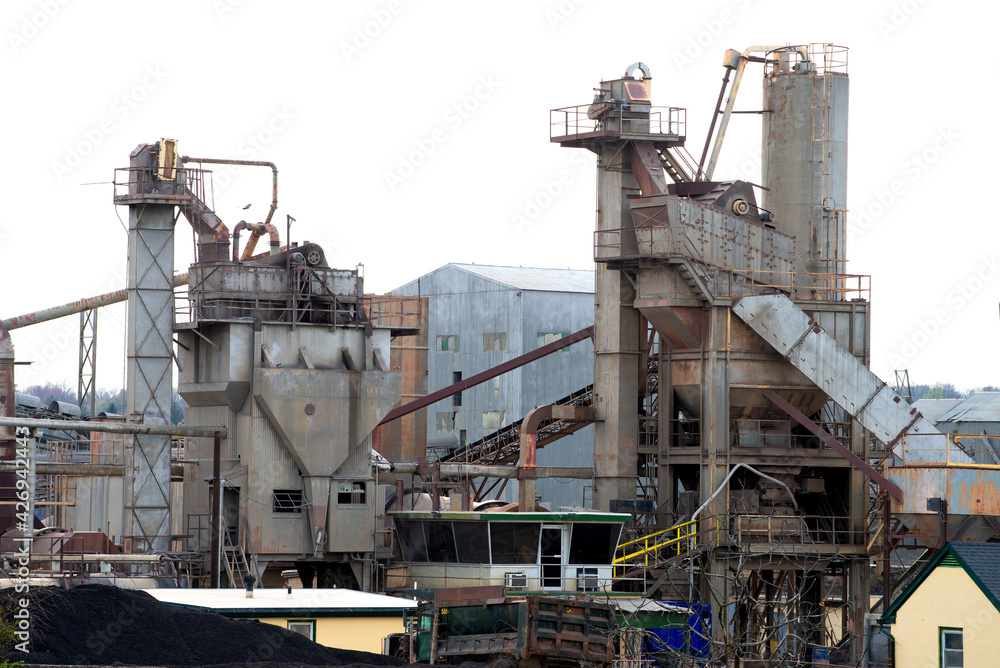 Crushing plant and limestone mine gravel stone heavy Crushing plant and limestone mine gravel stone heavy