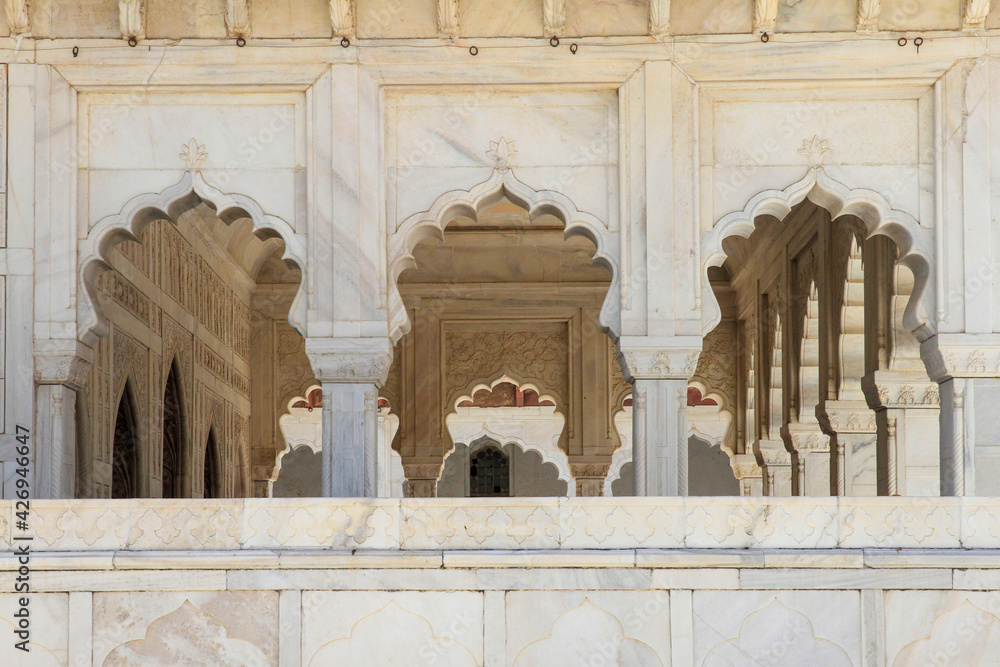 detail of the marble arches at agra fort 