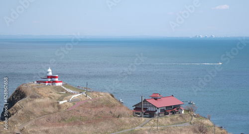 小樽高島岬から見る日和山灯台（Hiyoriyama Lighthouse seen from Cape Takashima in Otaru） photo