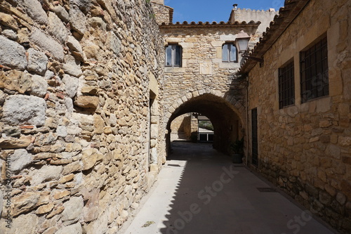 Fototapeta Naklejka Na Ścianę i Meble -  Peratallada, Gerona, Cataluña, España