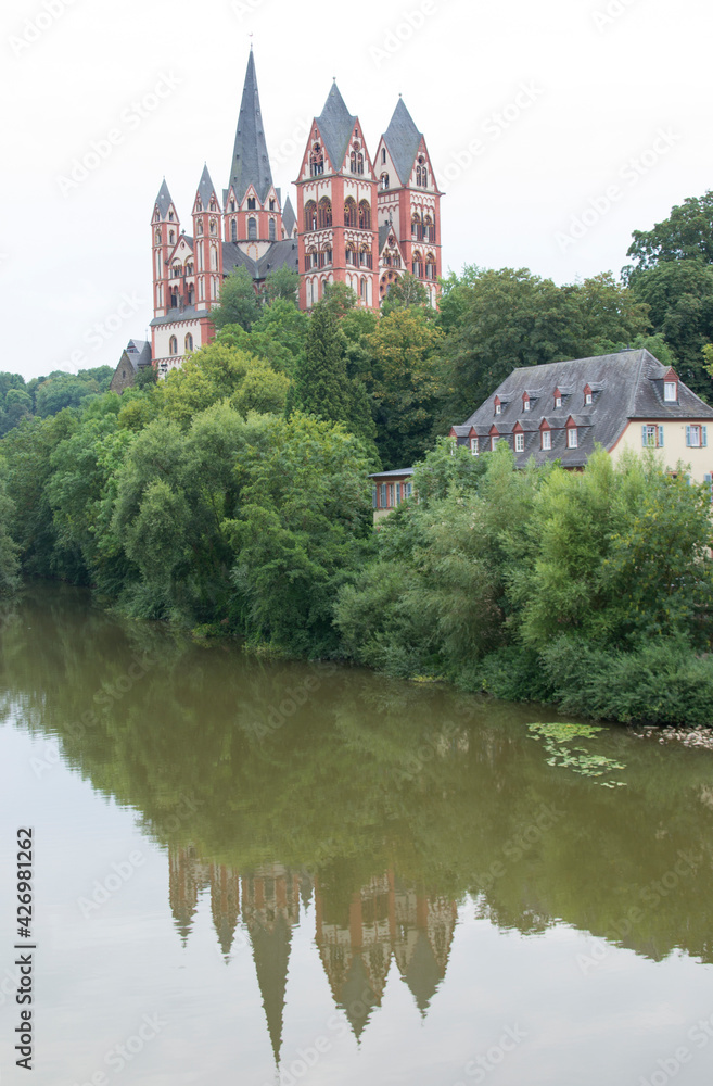 Limburg an der Lahn, Dom oberhalb des Flusses