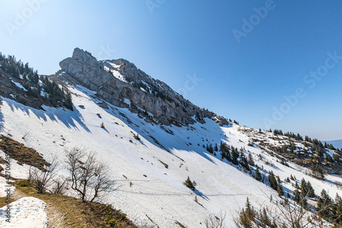 Wallpaper Mural Vue sur la montagne de la Grande Moucherolle dans le massif du Vercors (Isère, France) Torontodigital.ca