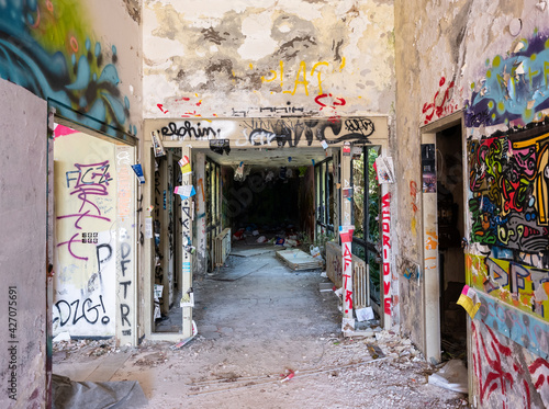 Ruine des verlassenen Sanatoriums im Tessin © UrbanExplorer