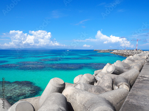 beach and sea with tetrapods 