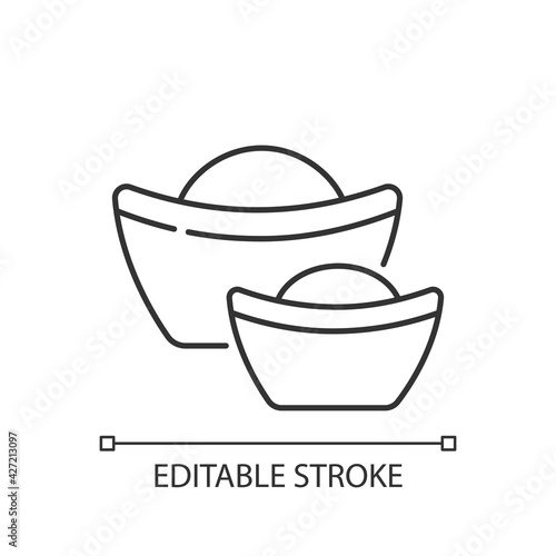Chinese gold ingots linear icon. Wealth and prosperity symbol. Small metal ingot. Sycee, yuanbao. Thin line customizable illustration. Contour symbol. Vector isolated outline drawing. Editable stroke