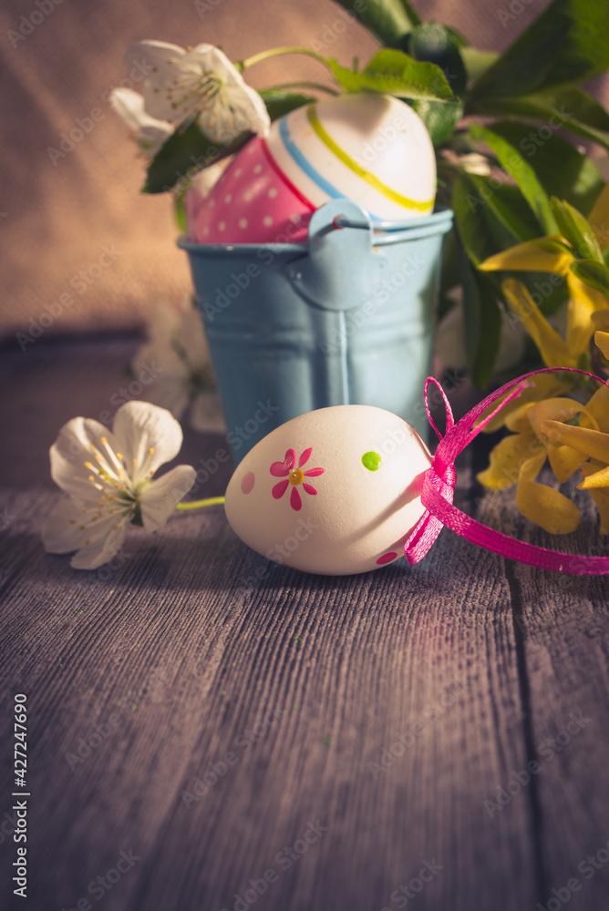 Spring flowers and easter eggs. Happy Easter Background