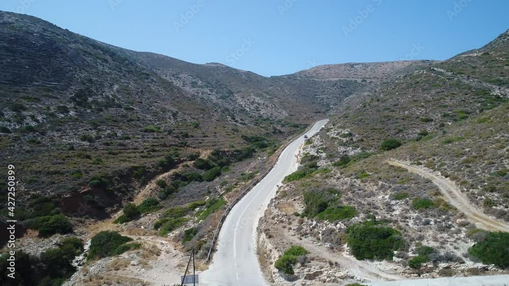Mylopotas sur l'île d'Ios dans les Cyclades en Grèce vue du ciel Mylopotas sur l'île d'Ios dans les Cyclades en Grèce vue du ciel