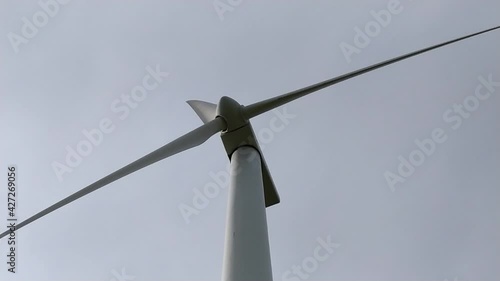 Wind farm.
Wind turbines on the mountain.
Renewable energy antenna of wind turbine.
Wind turbines producing renewable energy in the countryside. 4K video 