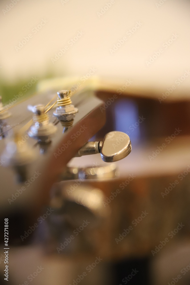 Piękna gitara akustyczna gryf drewno struny gitarzysta - obrazy, fototapety, plakaty 