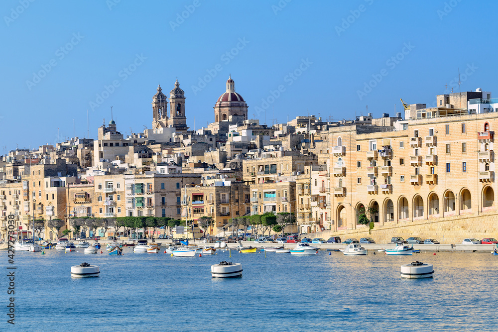 Obraz premium Valetta harbor, panorama of Senglea peninsula