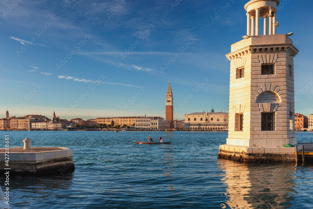 Venezia. Veduta dal faro della marina dell' Isola di San Giorgio Maggiore vesso San Marco