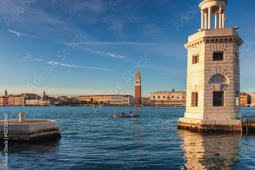 Venezia. Veduta dal faro della marina dell' Isola di San Giorgio Maggiore vesso San Marco