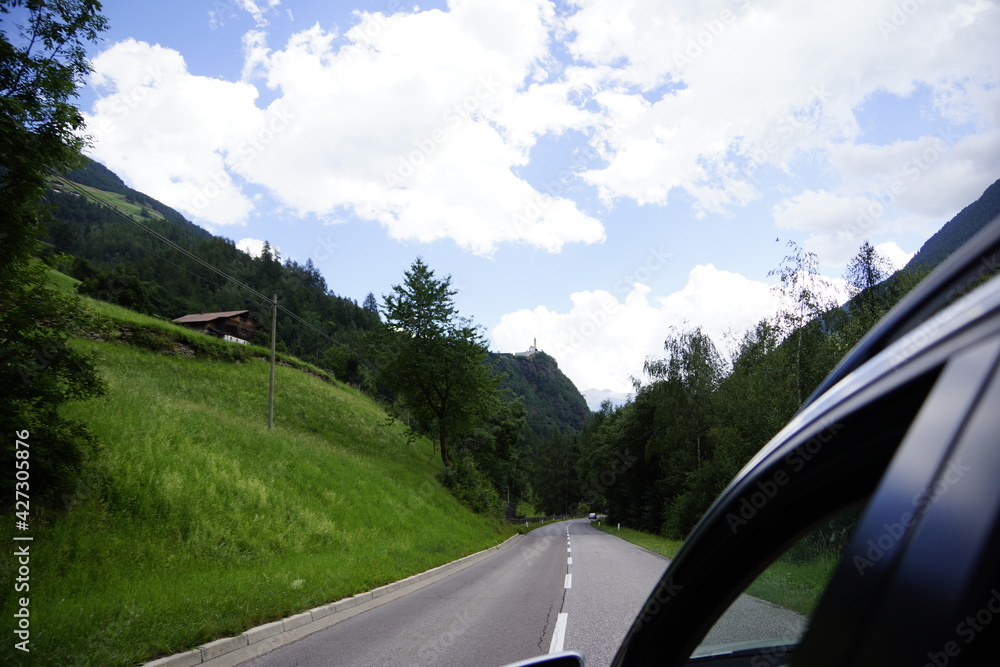 Blick auf den Reschenpass in Südtirol Blick auf den Reschenpass in Südtirol