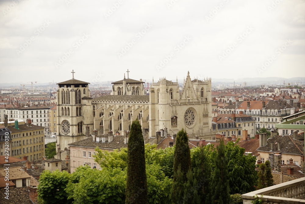 Blick auf Kathedrale Saint-Jean-Baptiste de Lyon