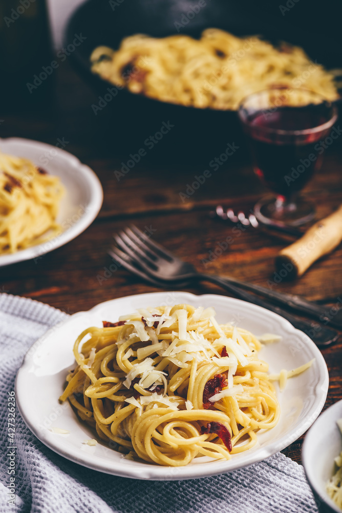 Classic spaghetti carbonara