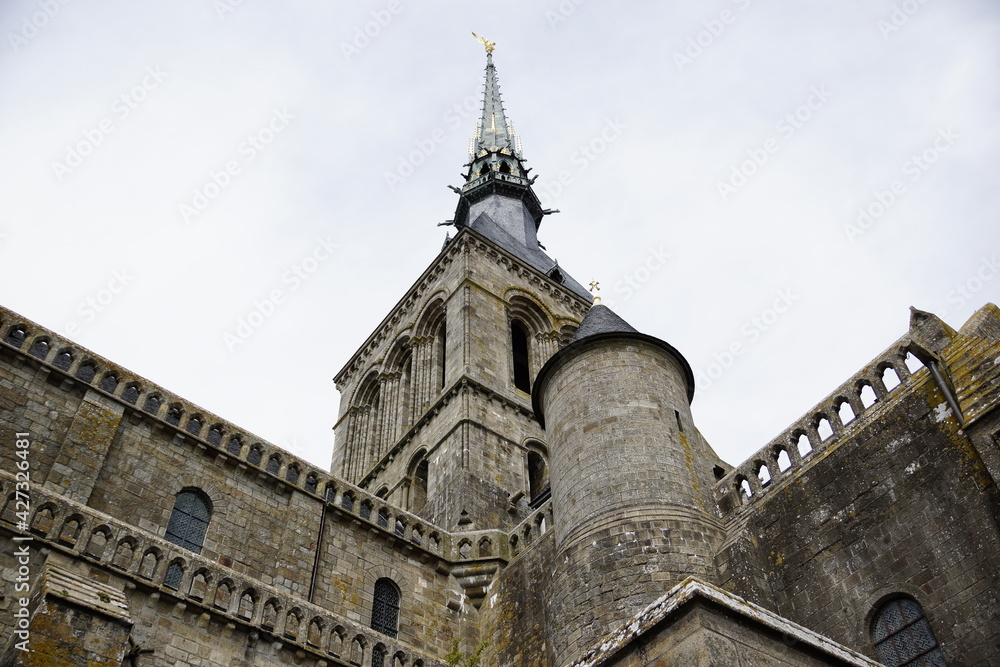 Gebäude auf der Insel Mont Saint Michel
