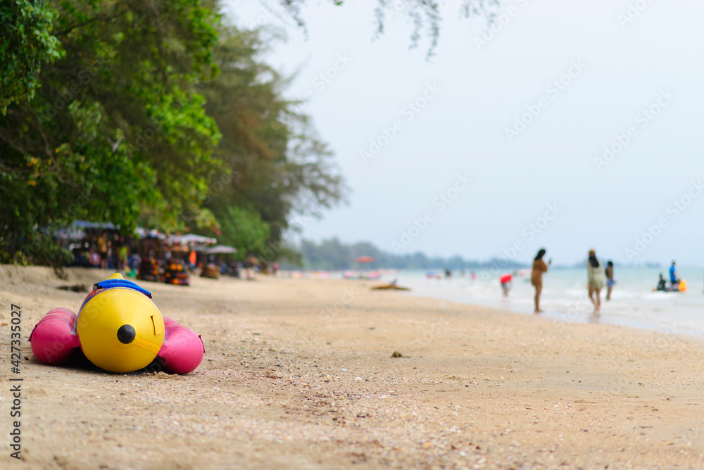 Naklejka premium Banana boat on the beach