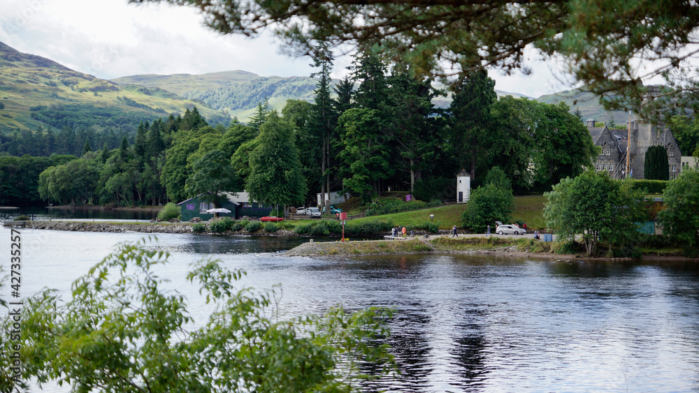 Hafen und Kanaleinfahrt in Fort Augustus am Loch Ness Hafen und Kanaleinfahrt in Fort Augustus am Loch Ness