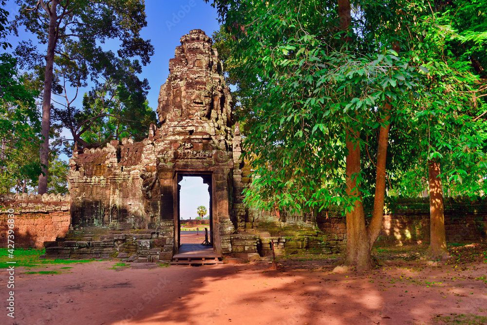 Fototapeta premium Banteay Kdei Temple Gate, Angkor, Cambodia
