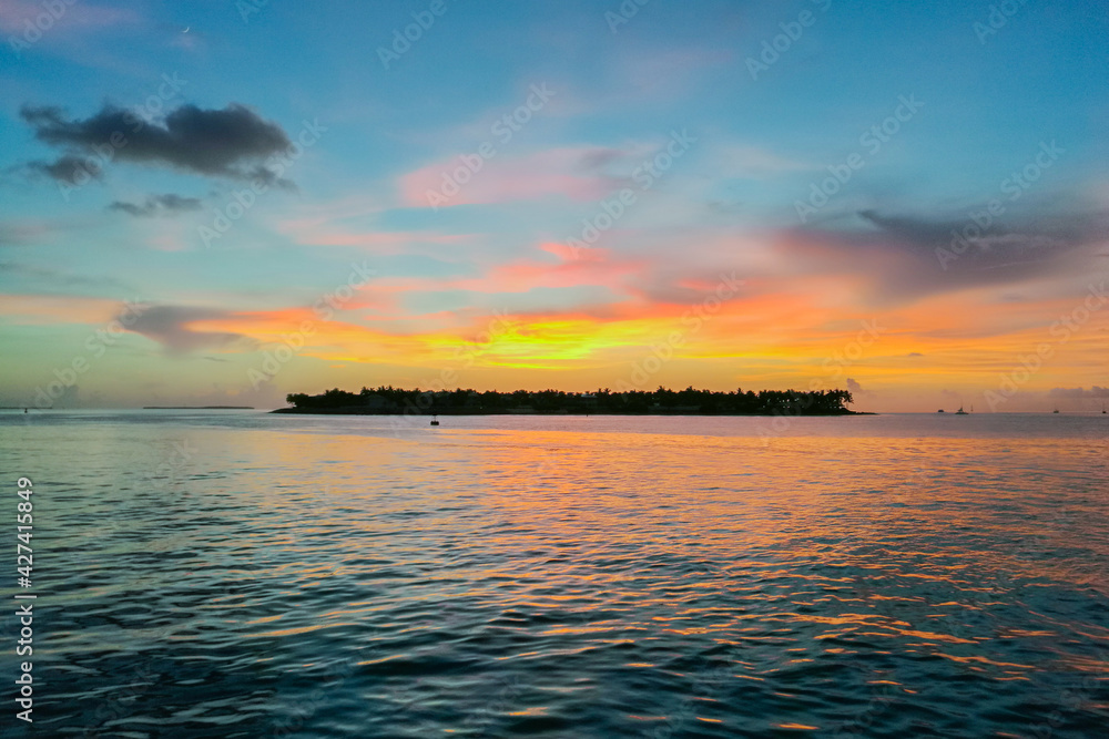 Naklejka premium United States, Key west, sunset by the water