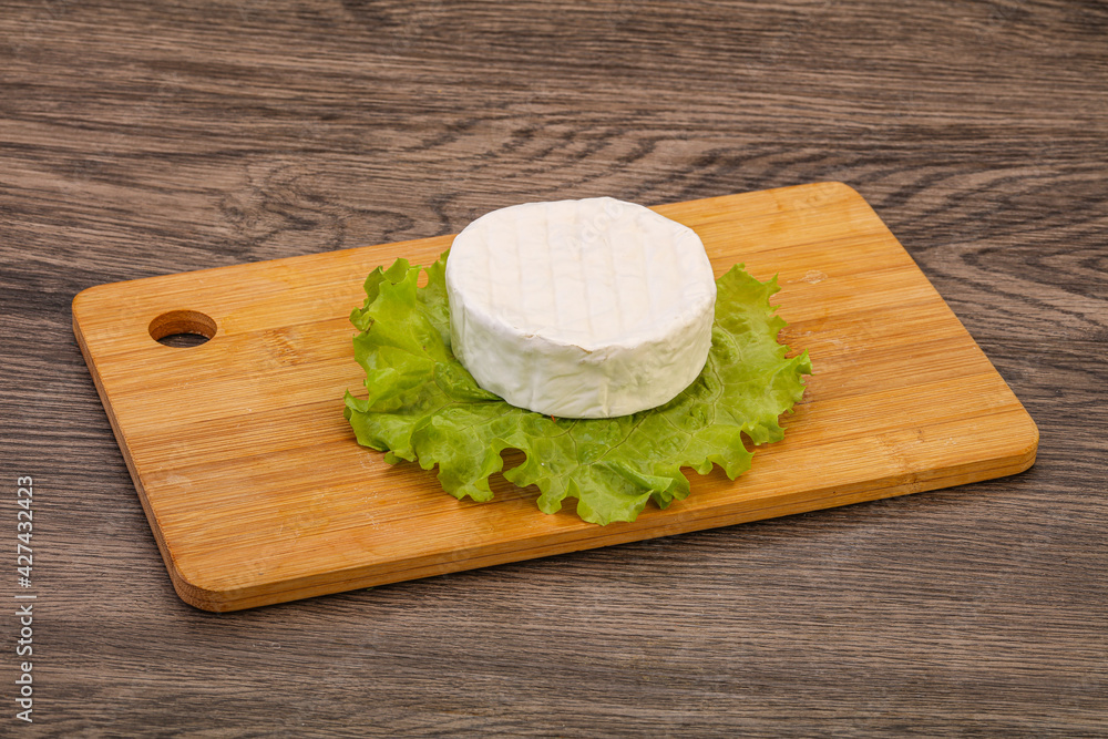 Delicous Brie round soft cheese Delicous Brie round soft cheese