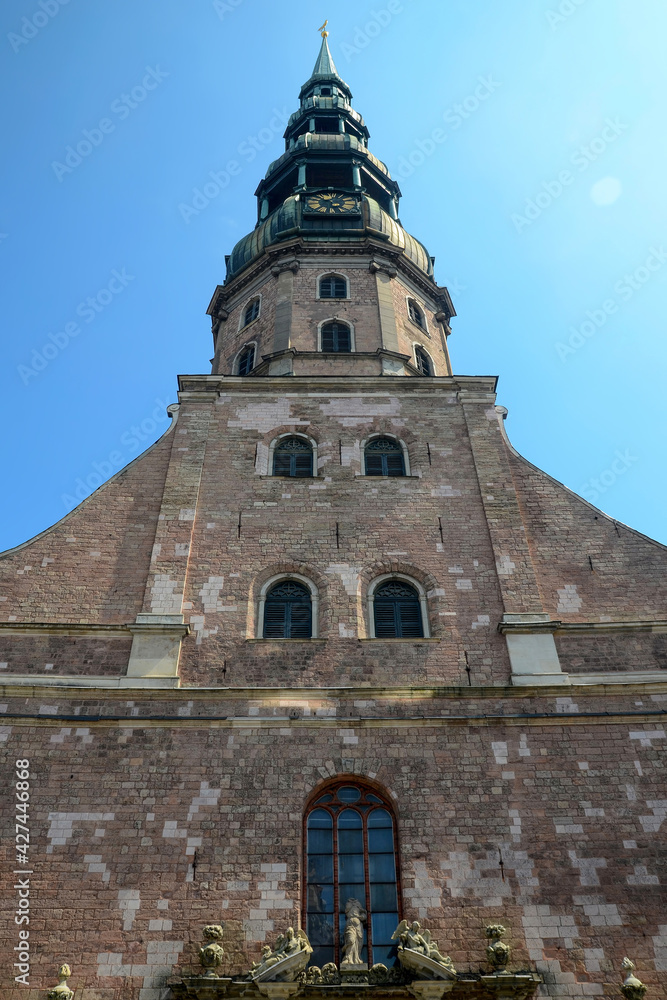 Fototapeta premium St. Peter's Church is one of the most popular touristic attractions of Riga, Latvia.