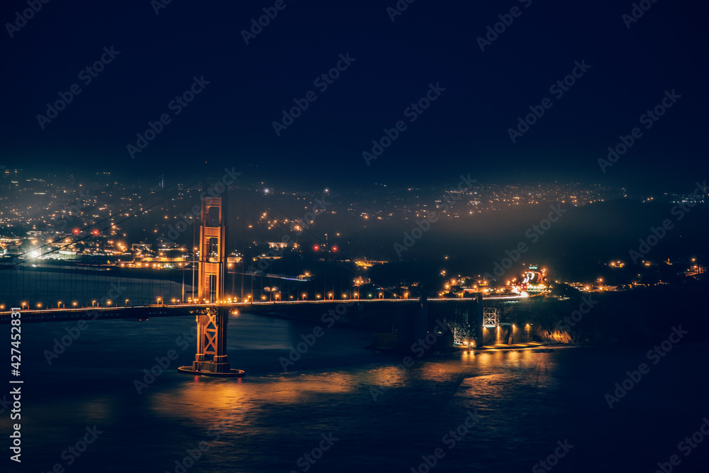 Most Golden Gate spowity mgłą, San Francisco, USA