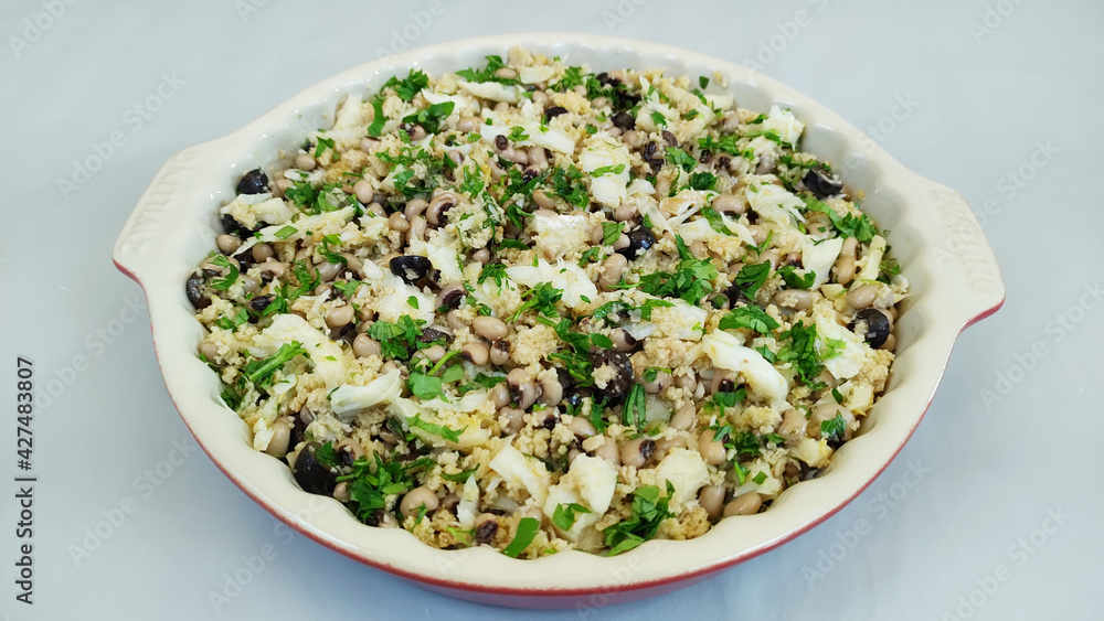 Bacalhau com feijão frade e broa (Migas) Bacalhau com feijão frade e broa (Migas)