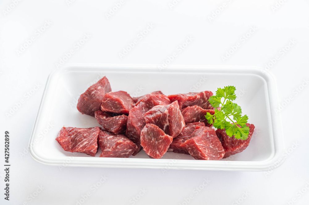 国産牛角切り肉