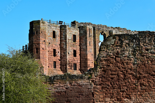 Ruins of Kenilworth castle and walls, Kenilworth, England, UK	