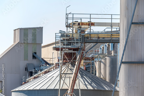 Bilde på lerret Storage tanks and catwalk at a large flour mill
