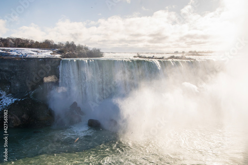 Fototapeta Naklejka Na Ścianę i Meble -  Niagara Falls in Winter