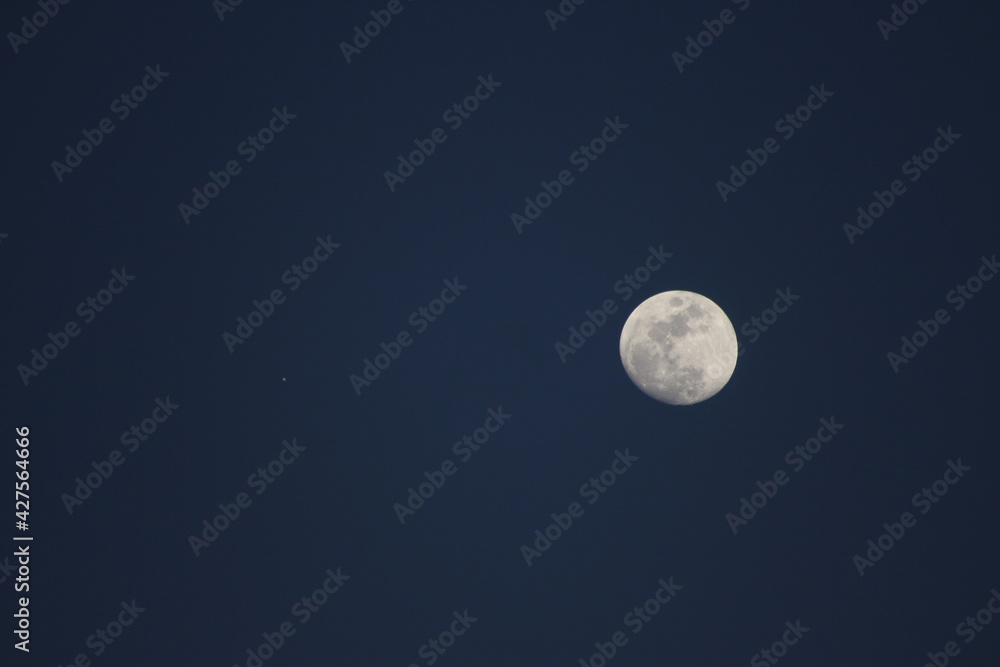 Lua - Anoitecer em Belém do Pará Lua - Anoitecer em Belém do Pará