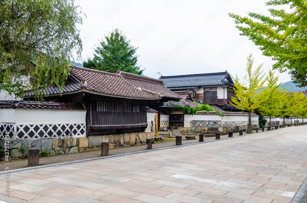 Tonomachi district is the street block of the former samurai district is particularly nicely preserved with earthen walls, historic buildings and a water canal filled with carps.