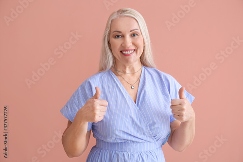 Beautiful mature woman show...