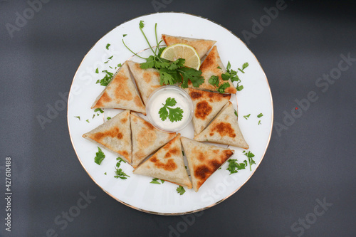 Arabian food samposa with lemon 