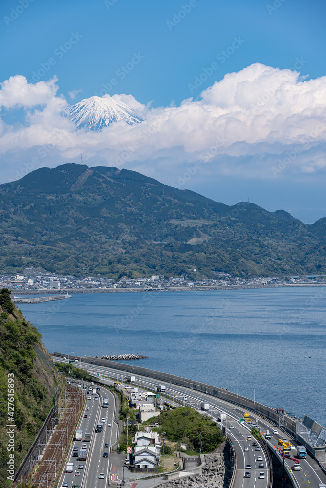 薩埵(さった)峠展望台から富士山を望む